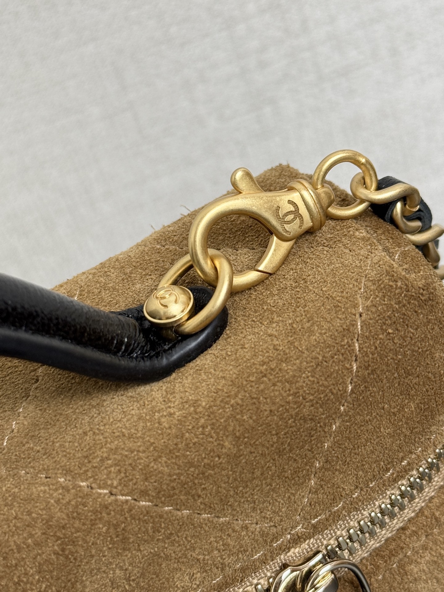 71953_brown-suede_6 Chanel 26S Vanity with Chain Brown Suede - chanel suede vanity dupe detail 5