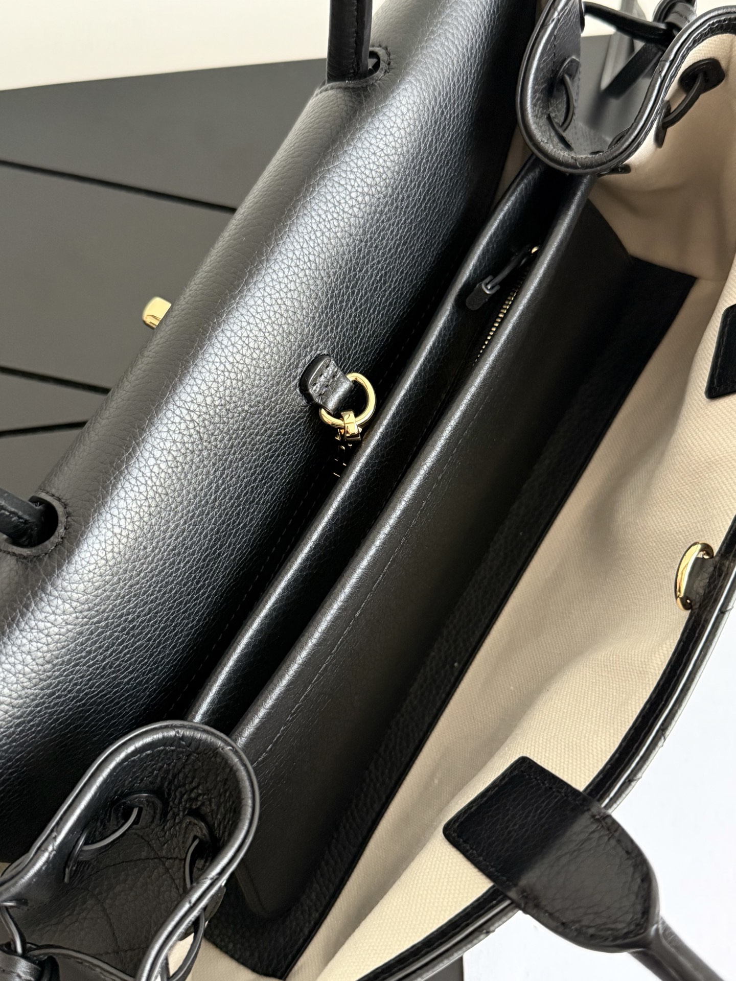 71986_black_7 Chanel 26S East West Tote Black - chanel tote dupe detail 6