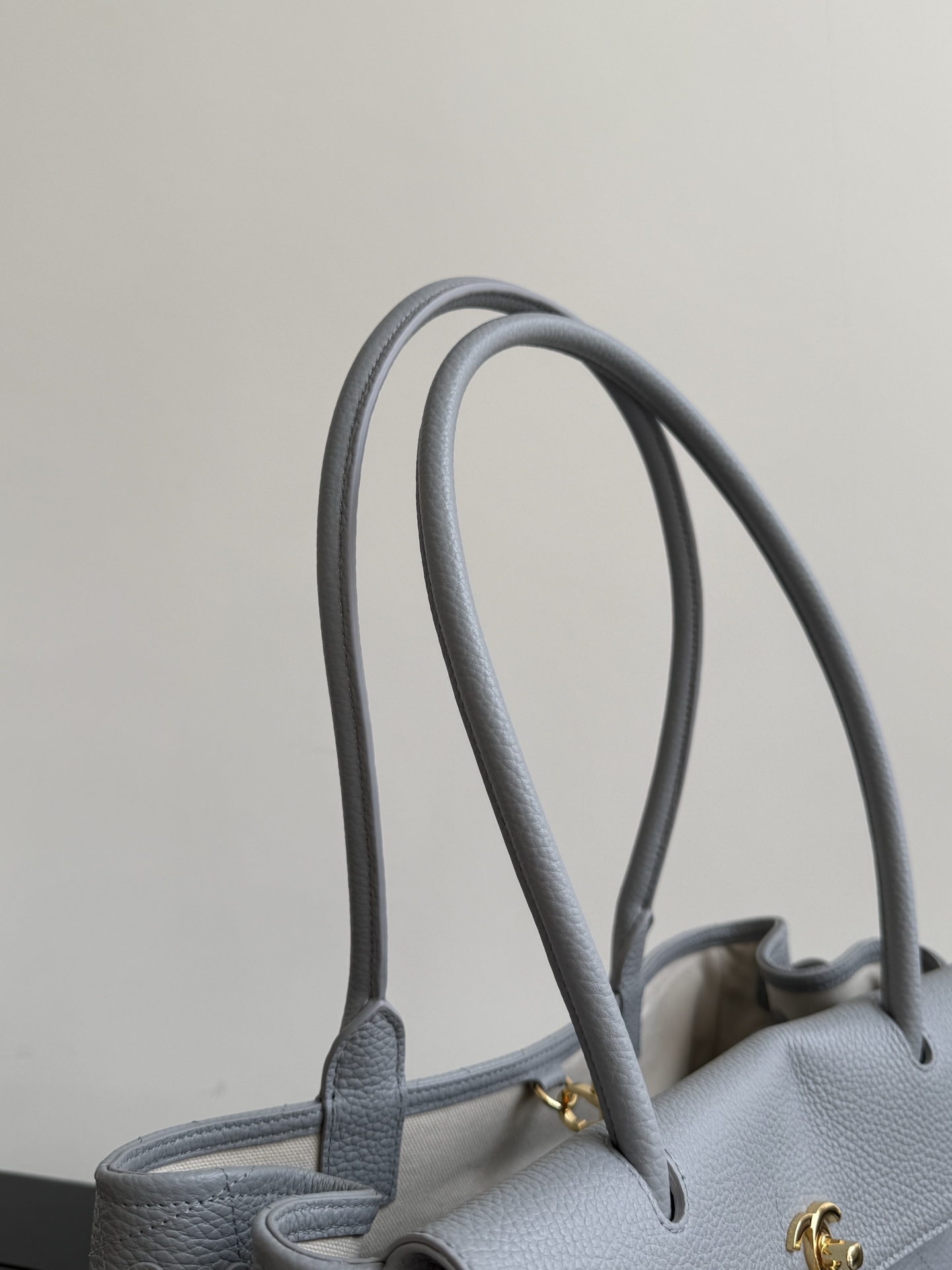 71987_elephant-grey_4 Chanel 26S East West Tote Elephant - chanel east west tote replica detail 3