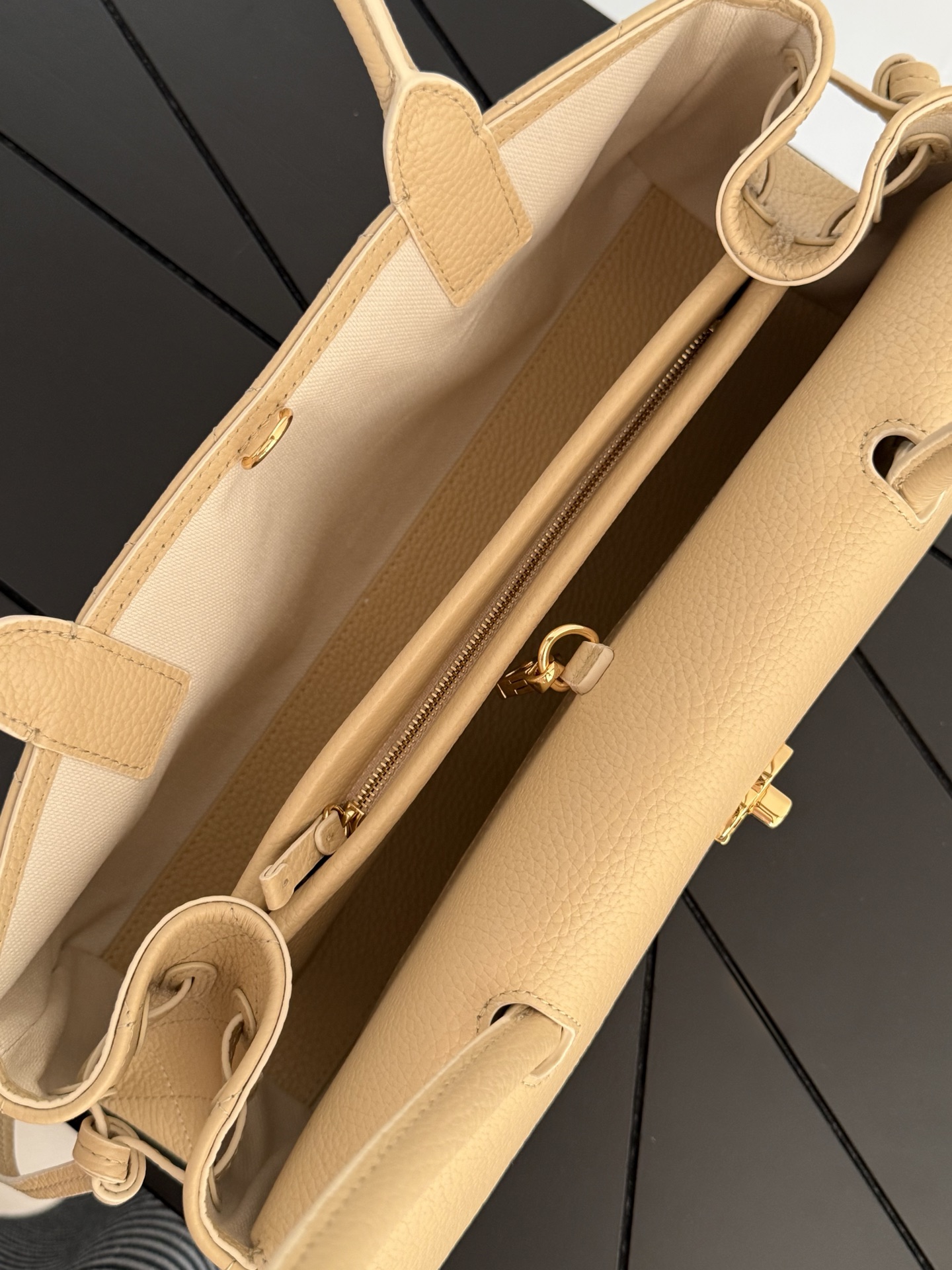 71988_pale-peach_3 Chanel 26S East West Tote Pale Peach - fake chanel east west detail 2