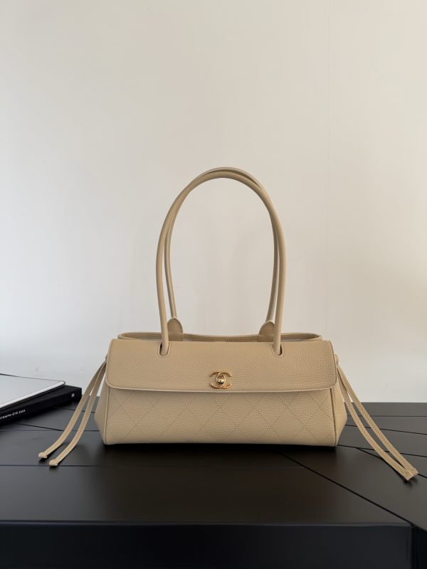 Chanel 26S East West Tote Pale Peach - fake chanel east west detail 7