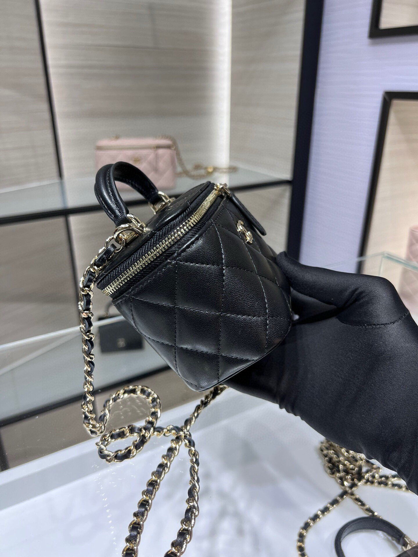 72026_black_6 Chanel Mini Vanity Black - chanel vanity dupe detail 5