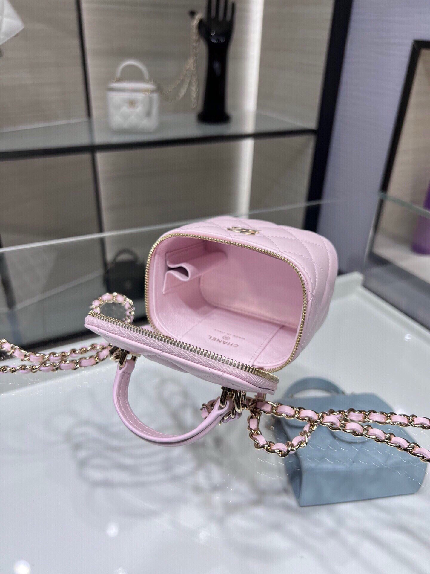 72028_rose_4 Chanel Mini Vanity Rose - fake chanel vanity detail 3