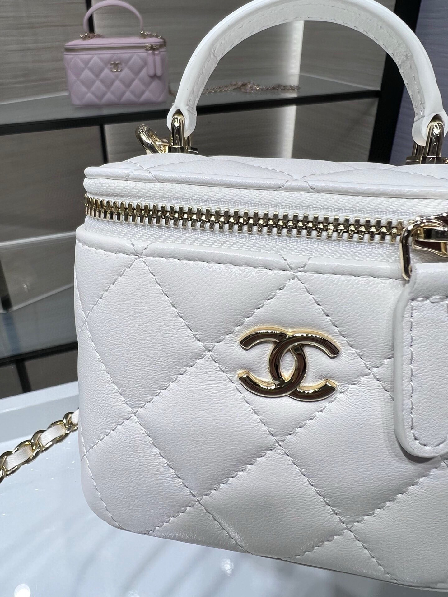 72030_white_2 Chanel Mini Vanity White - chanel vanity with chain dupe detail 1