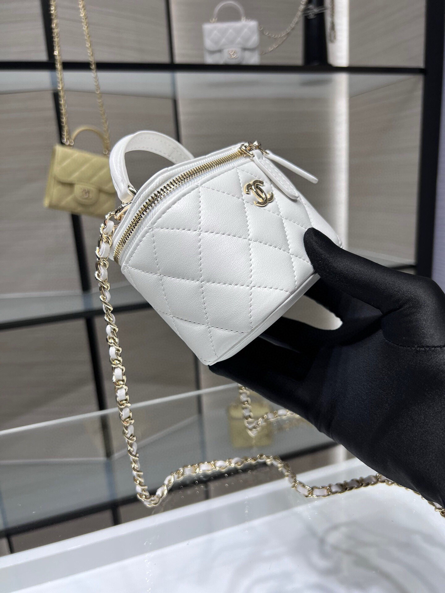 72030_white_4 Chanel Mini Vanity White - chanel vanity with chain dupe detail 3