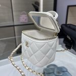 72030_white_5 Chanel Mini Vanity White - chanel vanity with chain dupe detail 4
