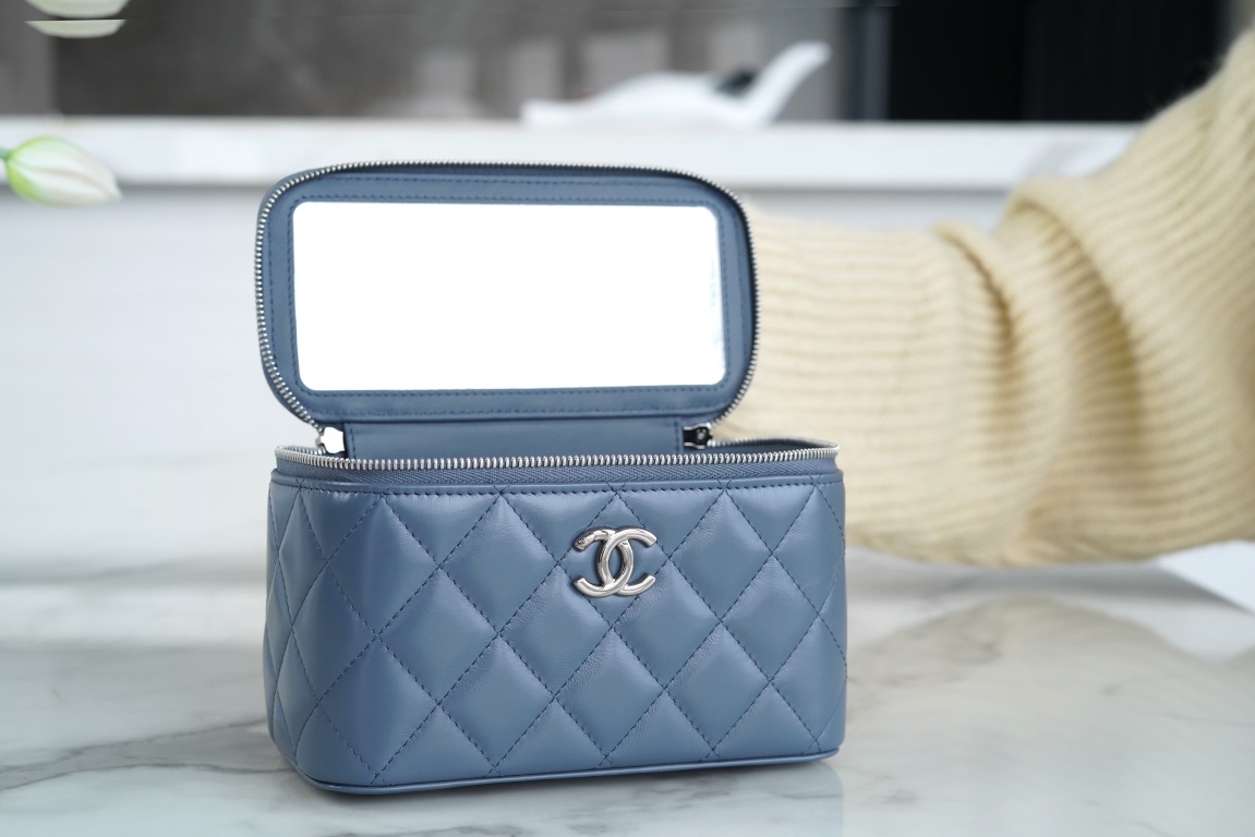 Chanel Vanity Metal Top Handle Cyan - chanel cyan vanity dupe detail 1