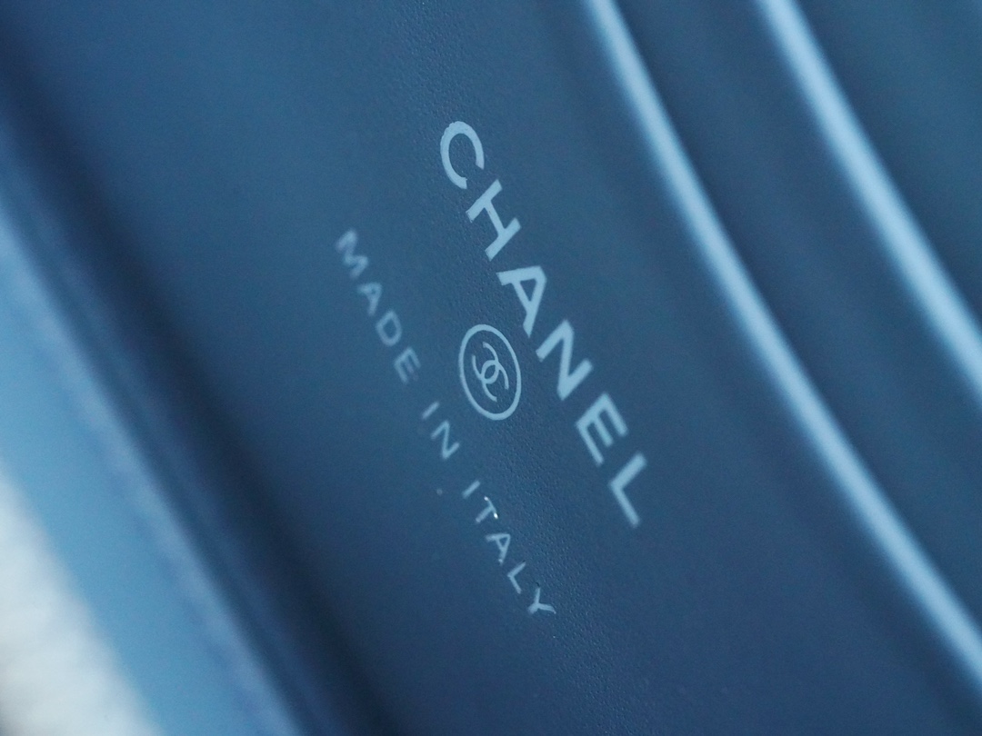 Chanel Vanity Metal Top Handle Cyan - chanel cyan vanity dupe detail 7