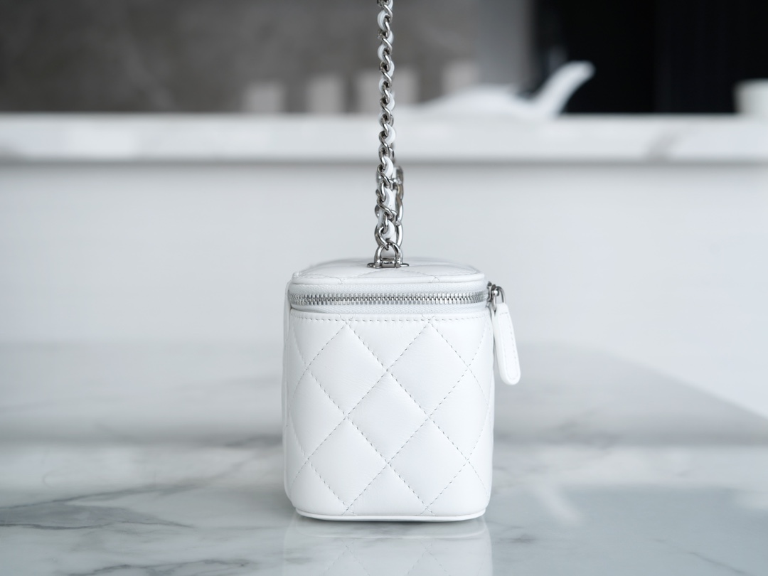 72070_white_4 Chanel Vanity Metal Top Handle White - chanel metal handle vanity replica detail 3