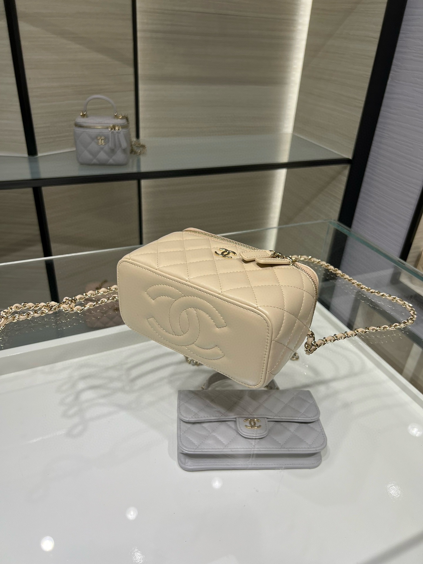 Chanel Long Vanity Top Handle Sandstone - chanel vanity top handle replica detail 2