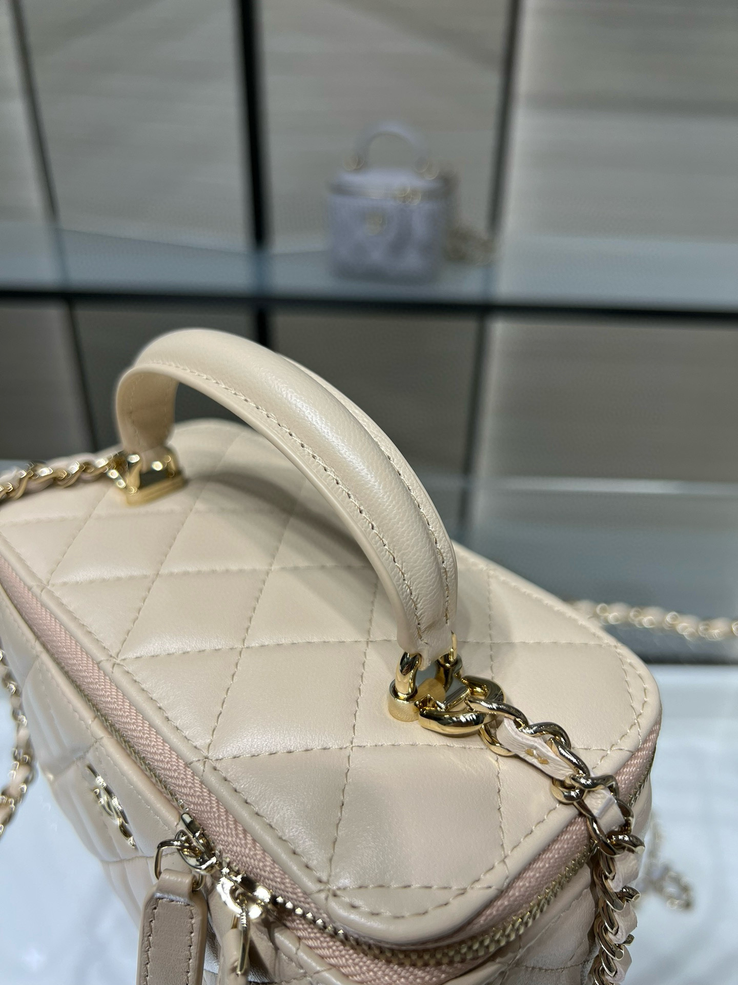 Chanel Long Vanity Top Handle Sandstone - chanel vanity top handle replica detail 3