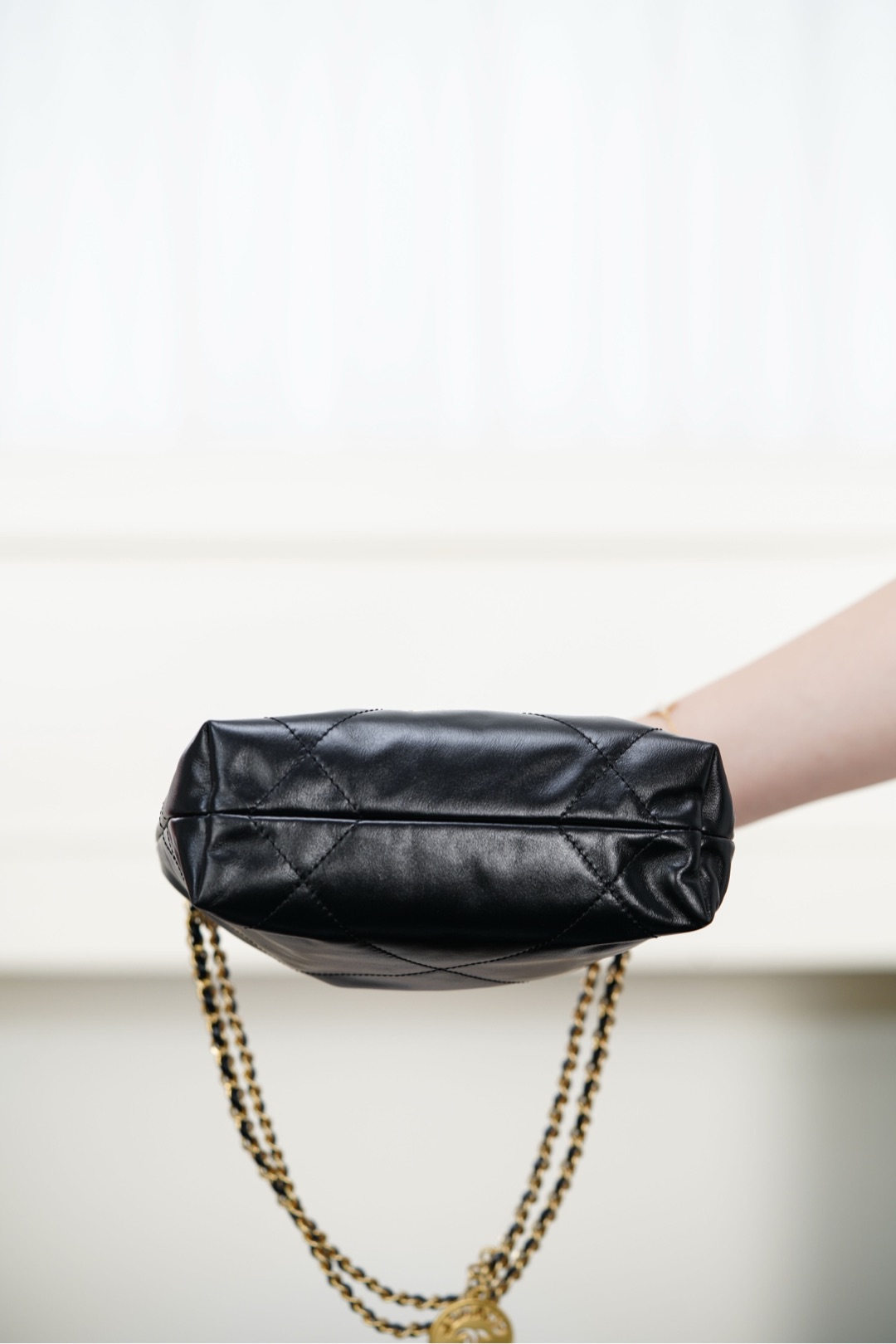 72144_black_4 Chanel 22 Mini Bag Black - chanel 22 mini black dupe detail 3