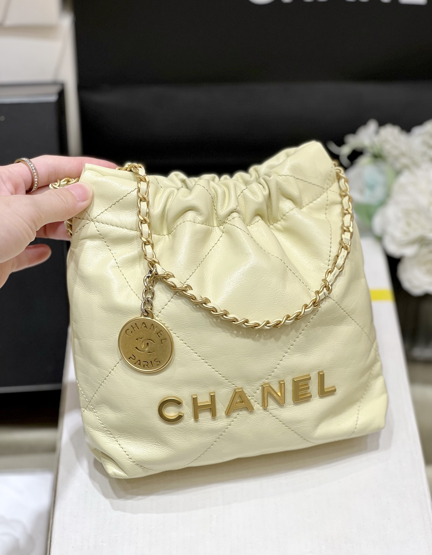 72154_light-yellow_3 Chanel 22 Mini Bag Light Yellow - chanel 22 mini light-yellow dupe detail 2