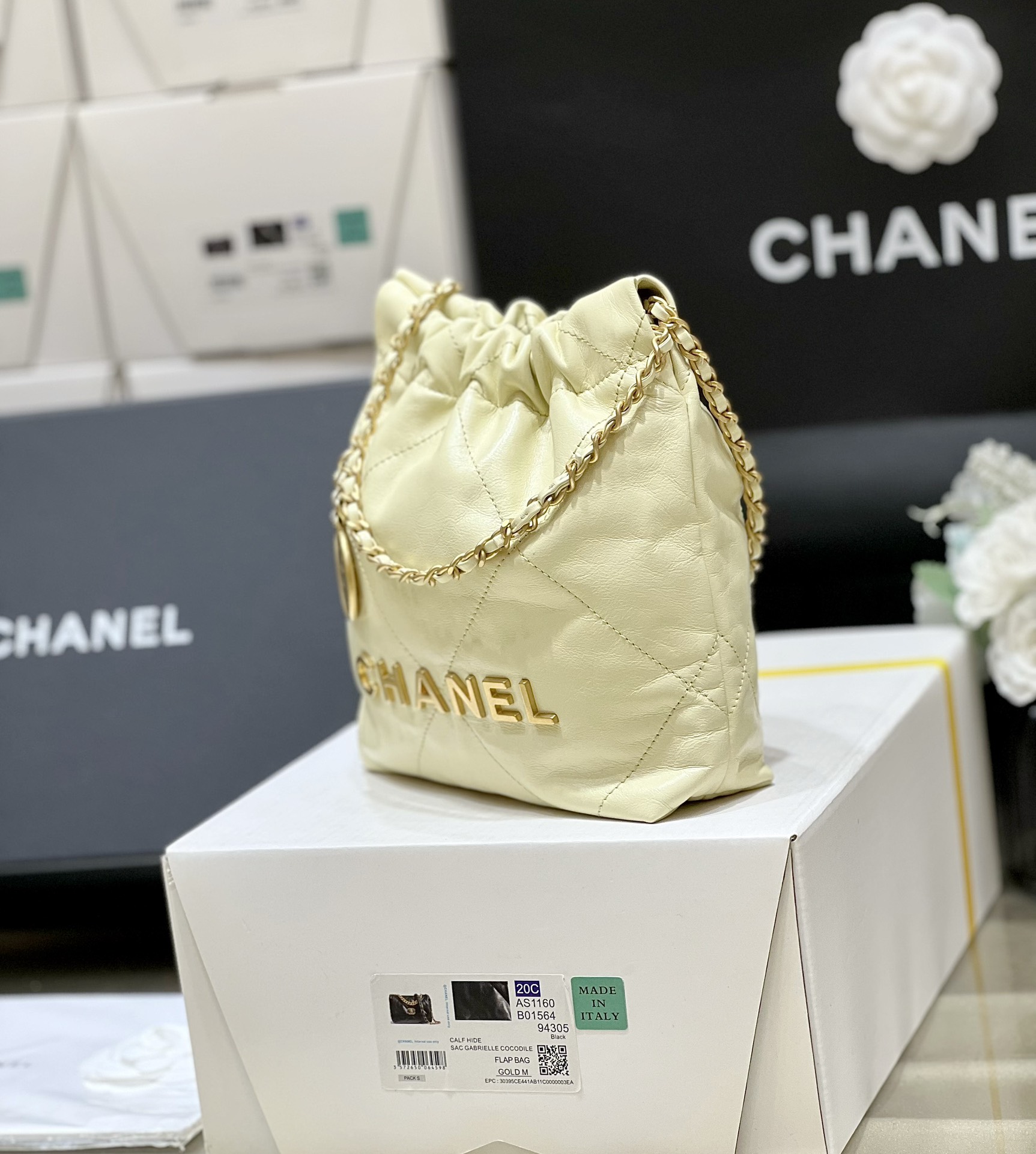72154_light-yellow_9 Chanel 22 Mini Bag Light Yellow - chanel 22 mini light-yellow dupe detail 8