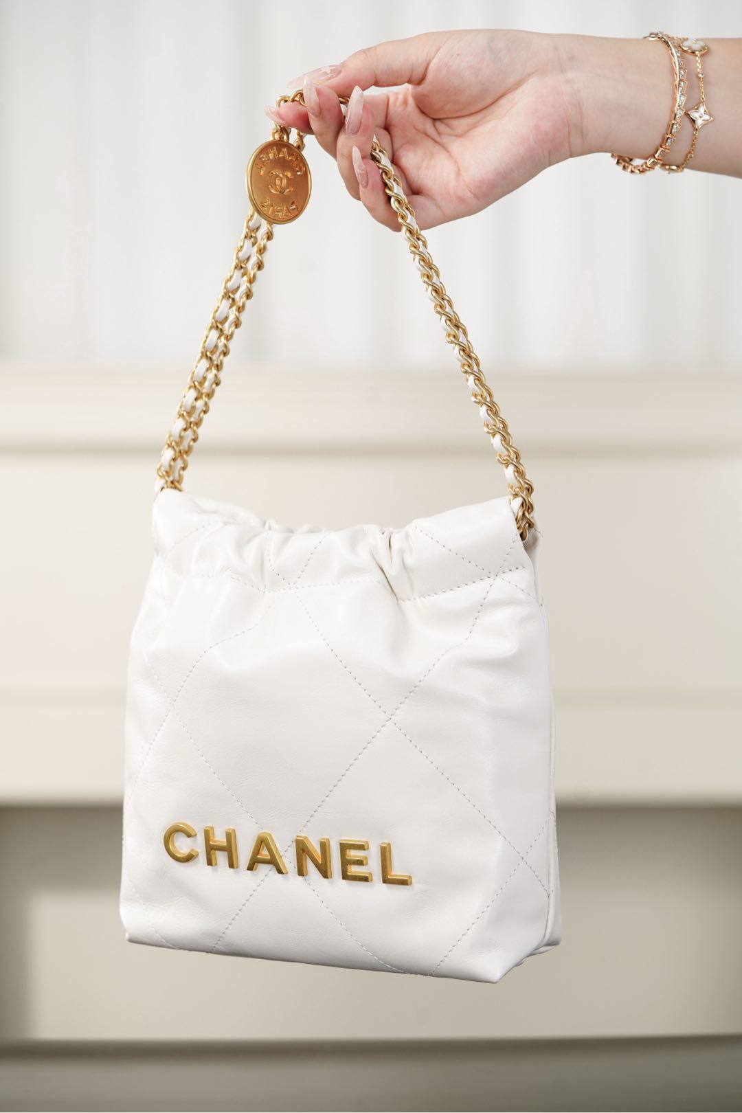 72161_white_5 Chanel 22 Mini Bag White - chanel 22 mini white dupe detail 4