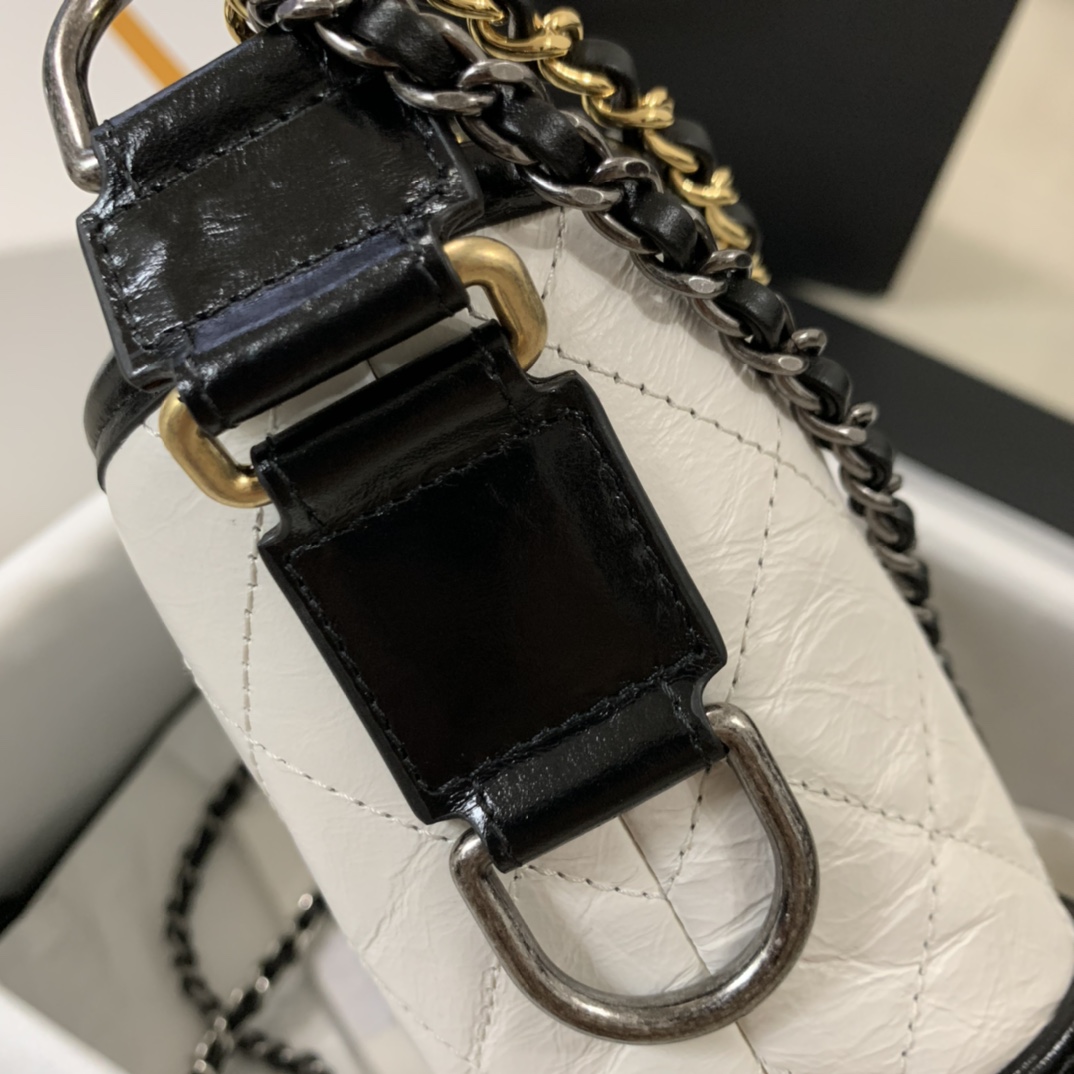 72191_white_4 Chanel Gabrielle Hobo Bag White - chanel gabrielle white dupe detail 3