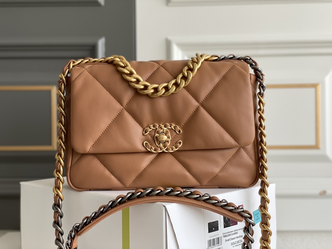 Chanel 19 Brun 1