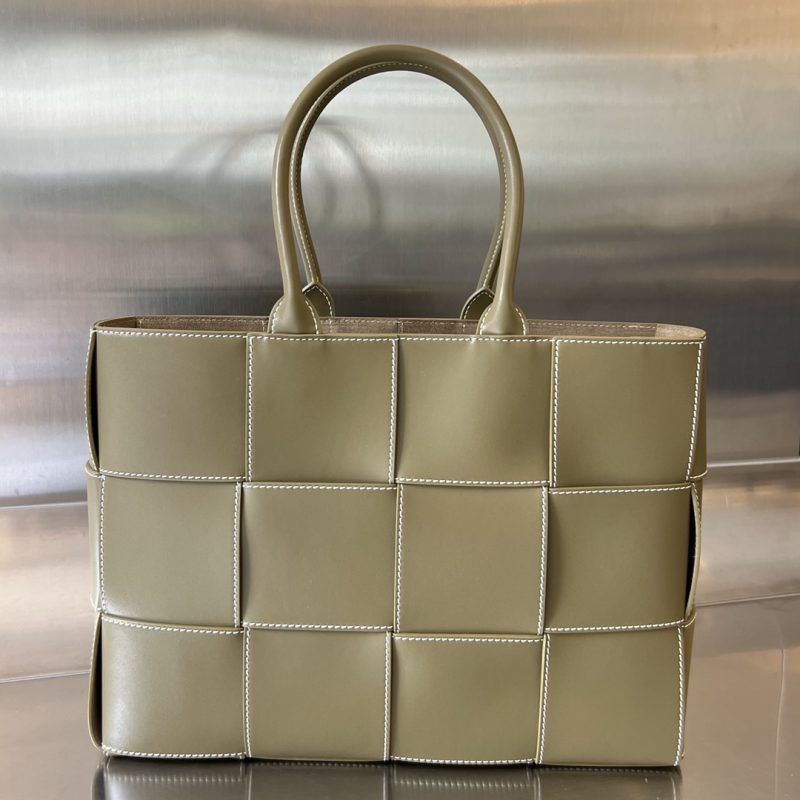 Bottega Veneta Arco Tote Acre - View 3 | Intrecciato Detail