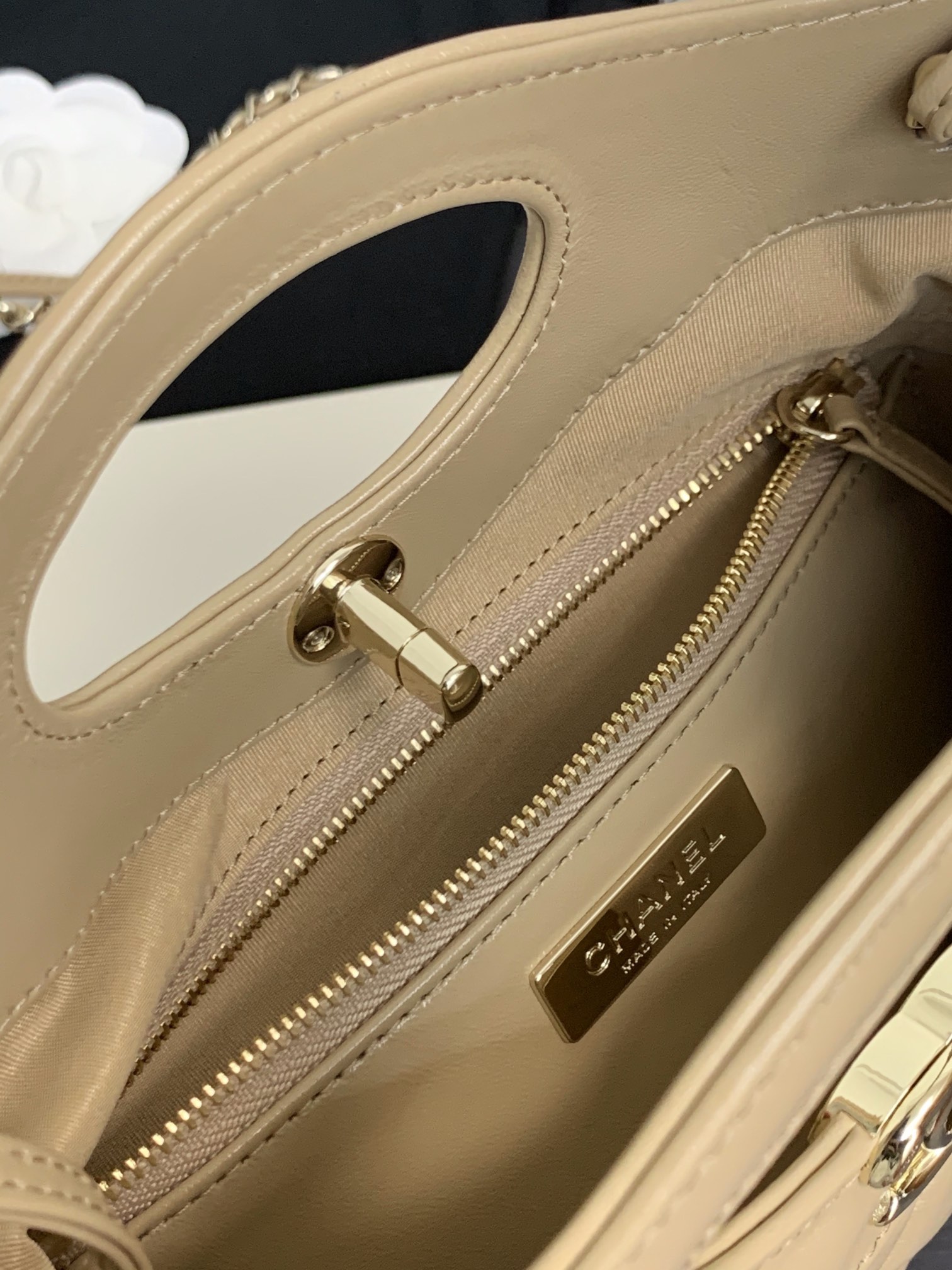 beige2 Chanel 24S 31 Mini Tote Bag Beige - chanel mini tote beige dupe detail 6