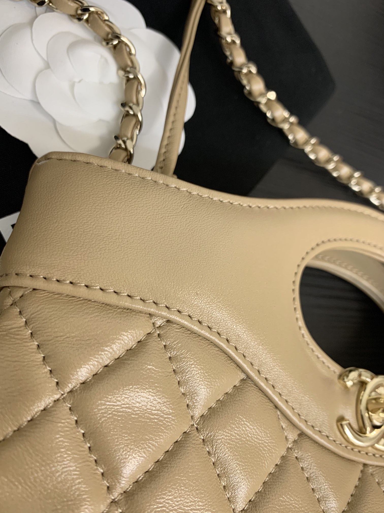 beige7 Chanel 24S 31 Mini Tote Bag Beige - chanel mini tote beige dupe detail 1