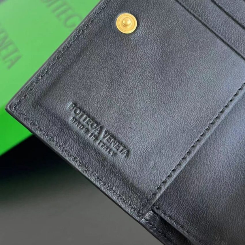 bifold-brown-2 Bottega Veneta Bifold Zipper Wallet - weave pattern