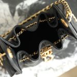 Chanel 24P Messenger Hobo Black - chanel messenger hobo black dupe detail 2
