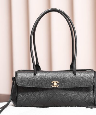 Chanel 26S East West Tote Black