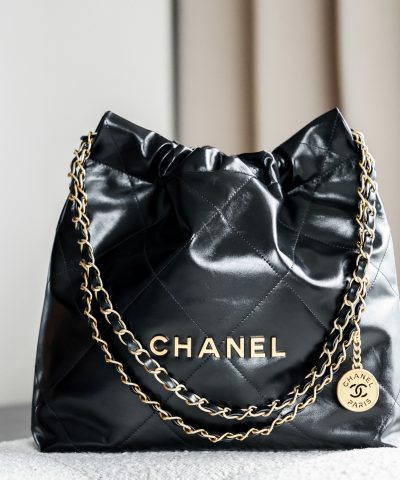 Chanel 22 Medium Bag Black