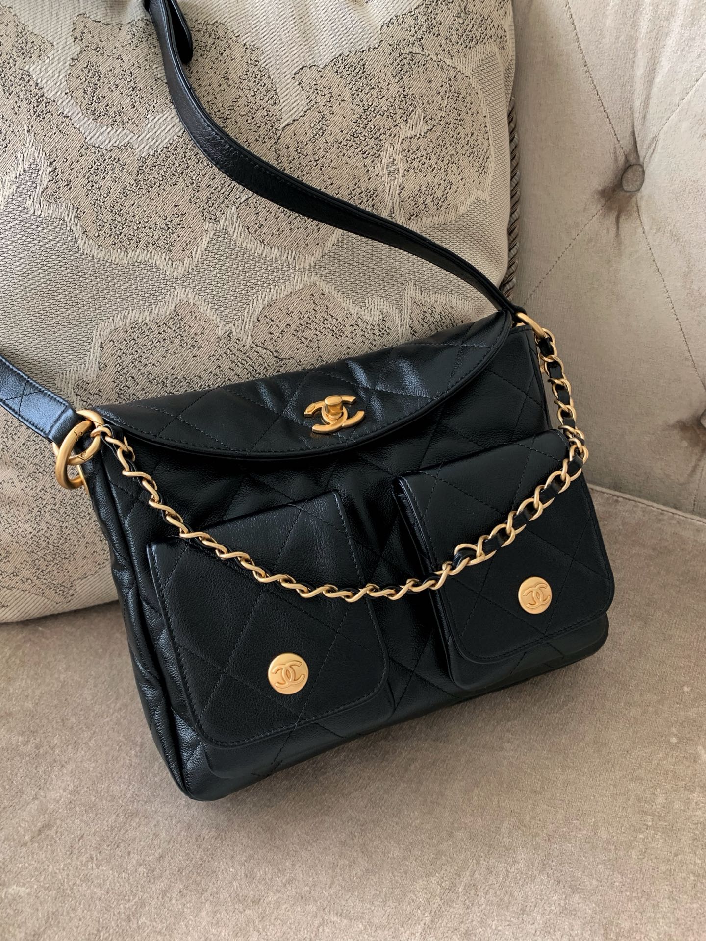 Chanel 24P Messenger Hobo Black 2
