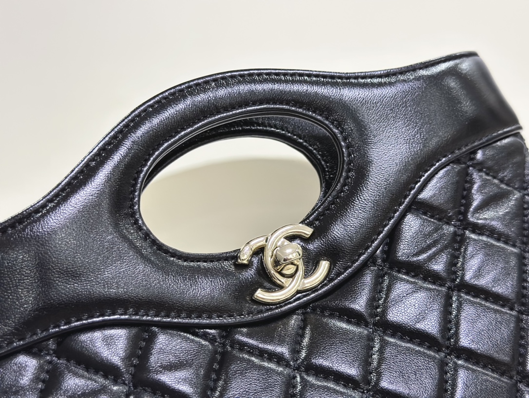 Chanel 31 Mini Tote Black 3