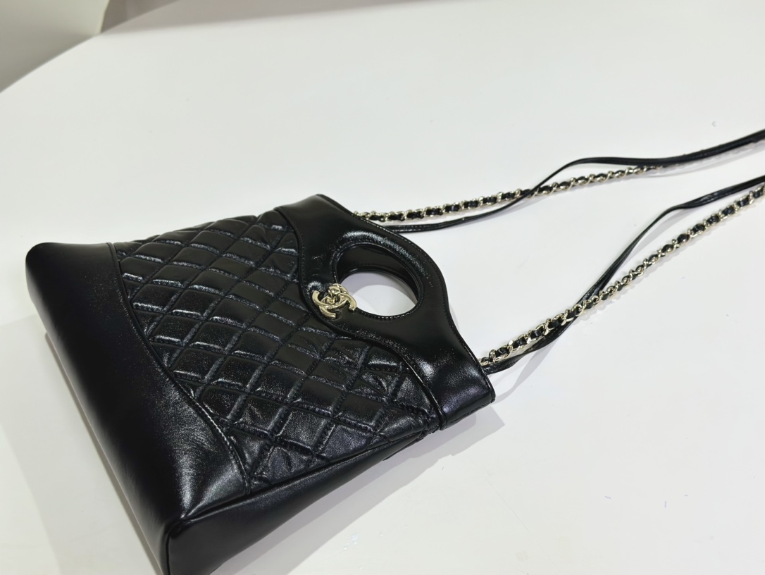 Chanel 31 Mini Tote Black 5