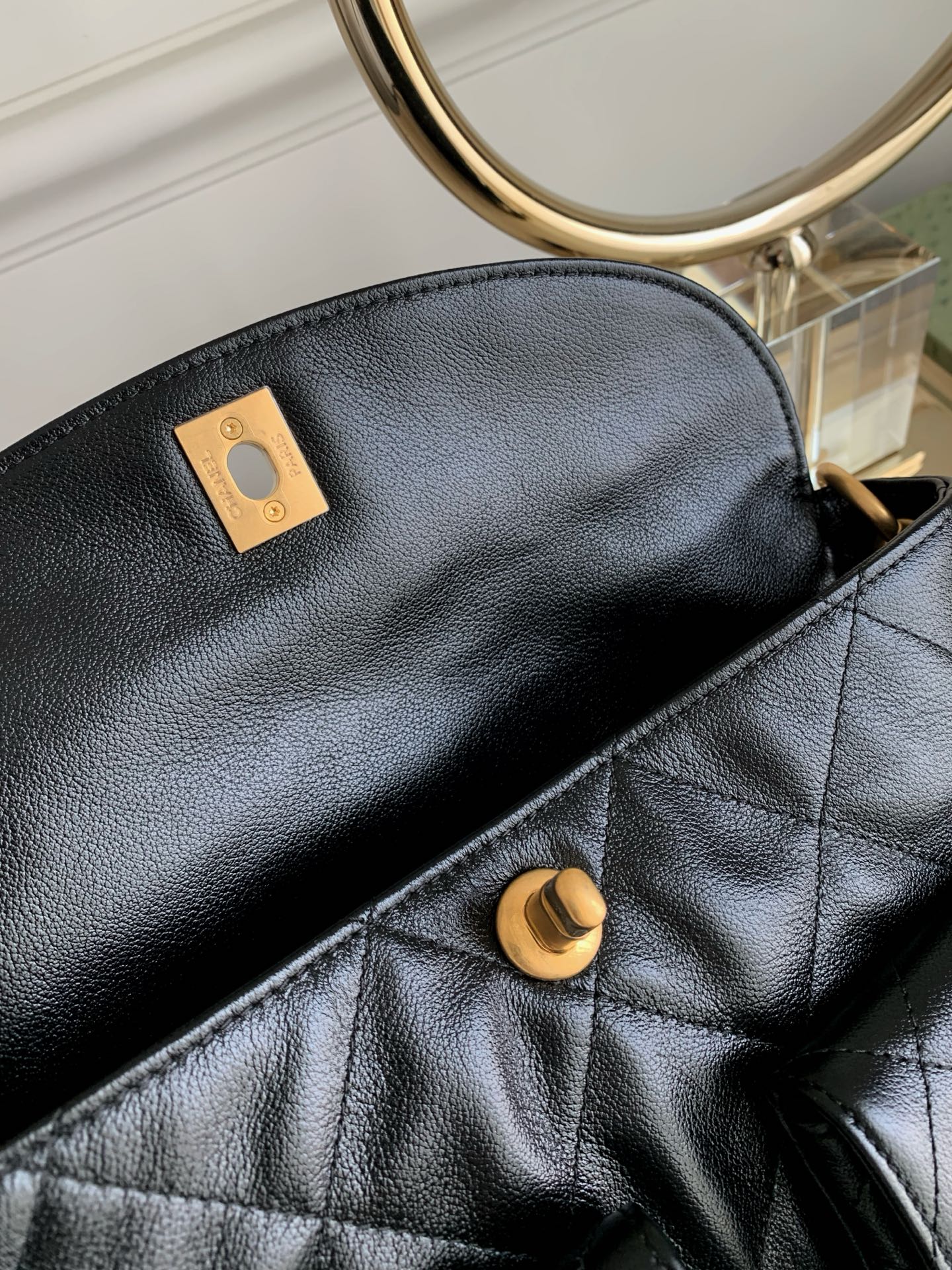 Chanel 24P Messenger Hobo Black 6