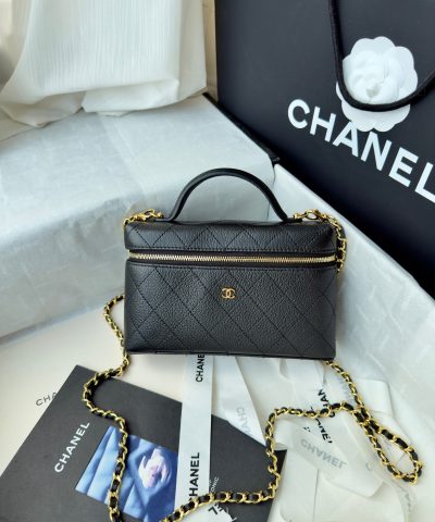 Borsa da trucco Chanel 26S con catena nera