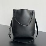 bottega-veneta-andiamo-bucket-full-black-3 Bottega Veneta Andiamo Bucket Replica Full Black - View 4 | Intrecciato Detail