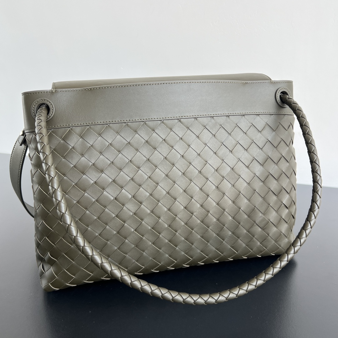 bottega-veneta-andiamo-messenger-cypress-5 Bottega Veneta Andiamo Messenger Replica Cypress - View 6 | Intrecciato Detail