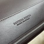 bottega-veneta-andiamo-messenger-fondant-4 Bottega Veneta Andiamo Messenger Replica Fondant - View 5 | Intrecciato Detail