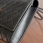 bottega-veneta-andiamo-pouch-black-5 Bottega Veneta Andiamo Pouch Replica Black - View 6 | Intrecciato Detail