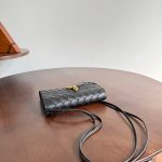 bottega-veneta-andiamo-pouch-black-8 Bottega Veneta Andiamo Pouch Replica Black - View 9 | Intrecciato Detail