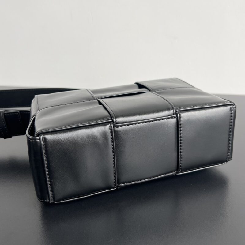 bottega veneta arco camera bag 3 Bottega Veneta Arco Camera Bag - interior