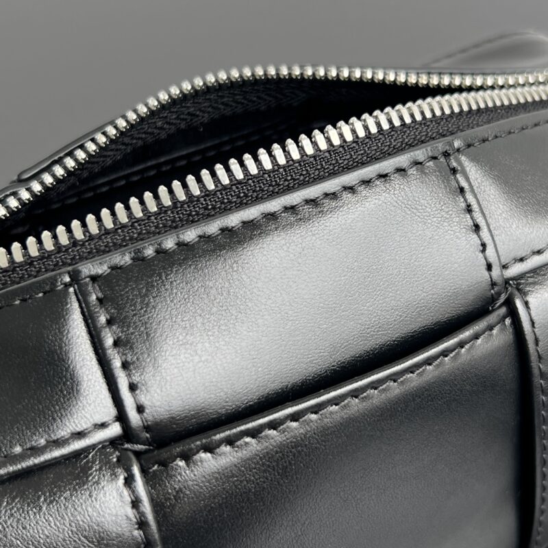 bottega veneta arco camera bag 9 Bottega Veneta Arco Camera Bag - with accessories