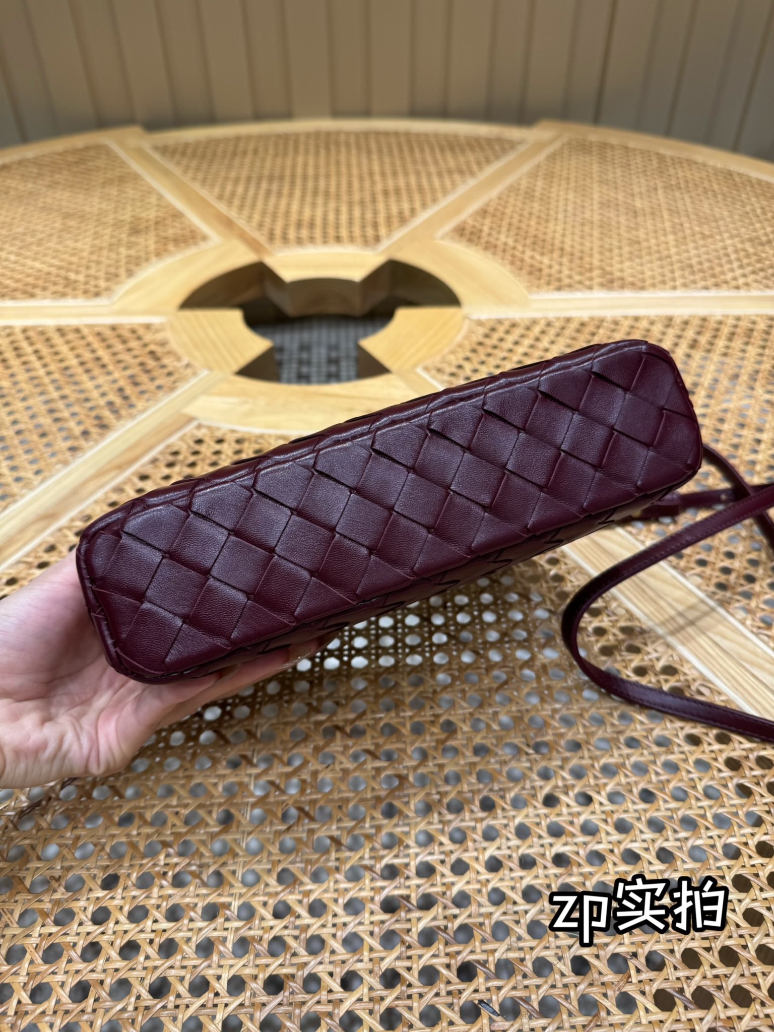 bottega-veneta-bang-bang-barolo-5 Bottega Veneta Bang Bang Replica Barolo - View 6 | Intrecciato Detail