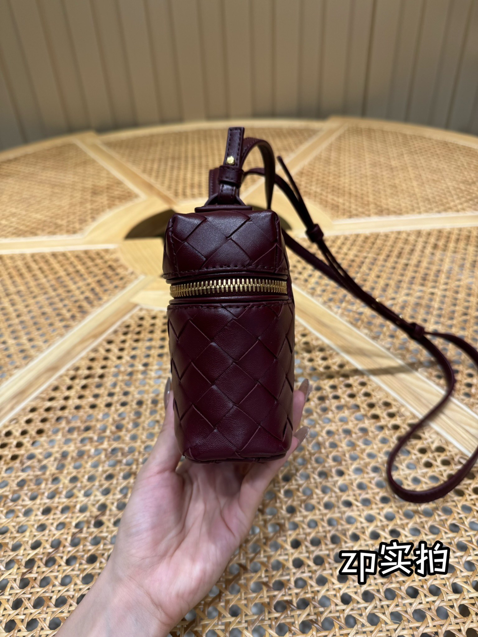 bottega-veneta-bang-bang-barolo-7 Bottega Veneta Bang Bang Replica Barolo - View 8 | Intrecciato Detail