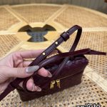 bottega-veneta-bang-bang-barolo-9 Bottega Veneta Bang Bang Replica Barolo - View 10 | Intrecciato Detail