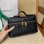 bottega-veneta-bang-bang-black-1 Bottega Veneta Bang Bang Replica Black - View 2 | Intrecciato Detail
