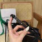 bottega-veneta-bang-bang-black-6 Bottega Veneta Bang Bang Replica Black - View 7 | Intrecciato Detail