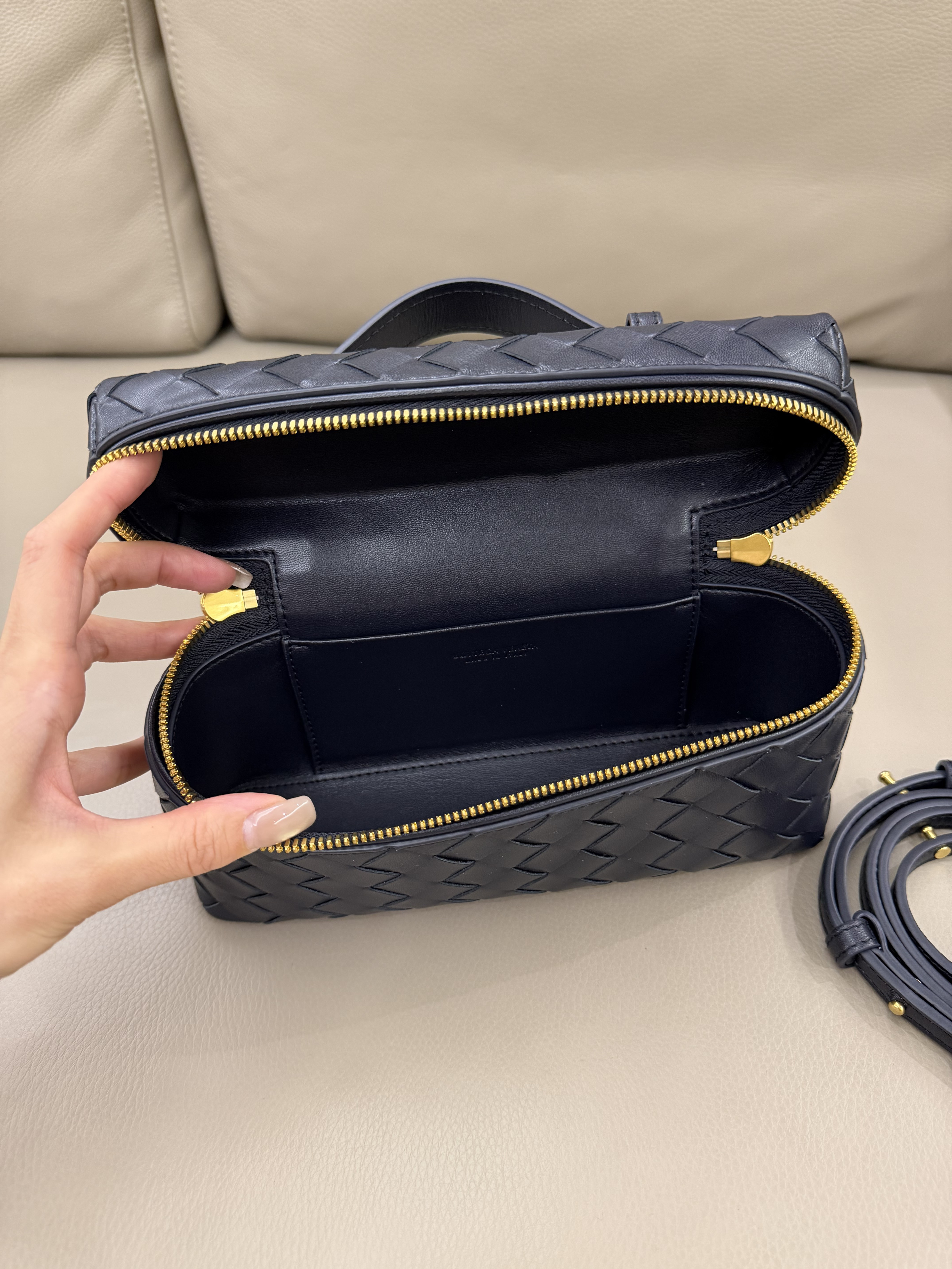 bottega-veneta-bang-bang-nocturnal-4 Bottega Veneta Bang Bang Replica - side angle