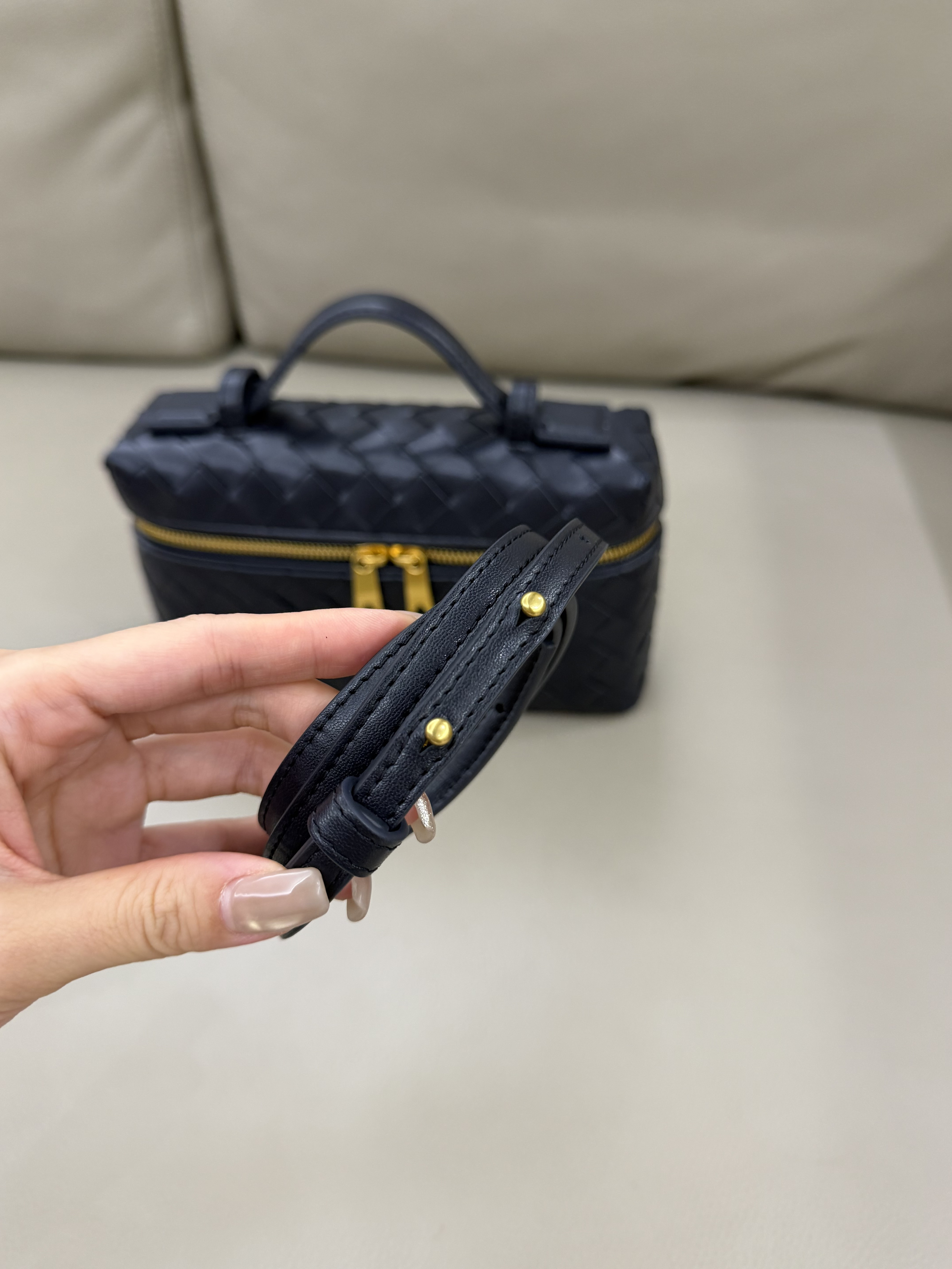 bottega-veneta-bang-bang-nocturnal-8 Bottega Veneta Bang Bang Replica Nocturnal - View 9 | Intrecciato Detail
