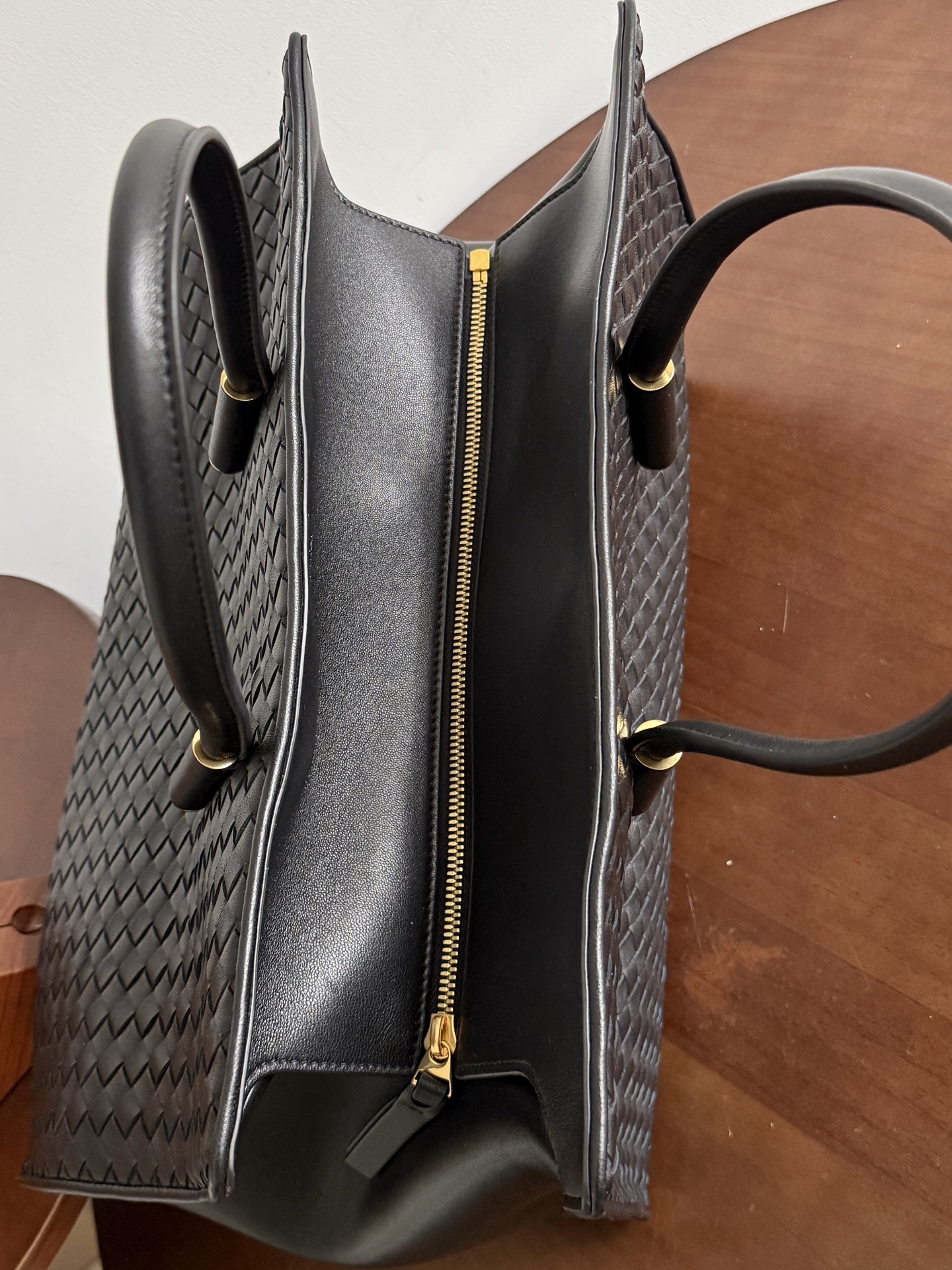 bottega-veneta-barbara-tote-black-9 Bottega Veneta Barbara Tote Replica Black - View 10 | Intrecciato Detail