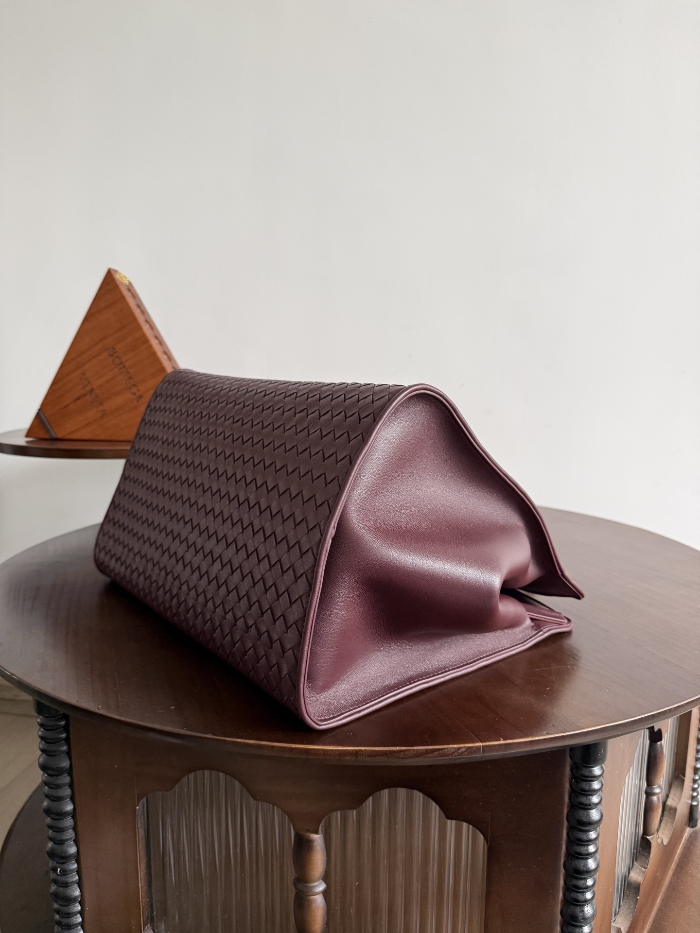 bottega-veneta-barbara-tote-deep-mahogany-4 Bottega Veneta Barbara Tote Replica Deep Mahogany - View 5 | Intrecciato Detail