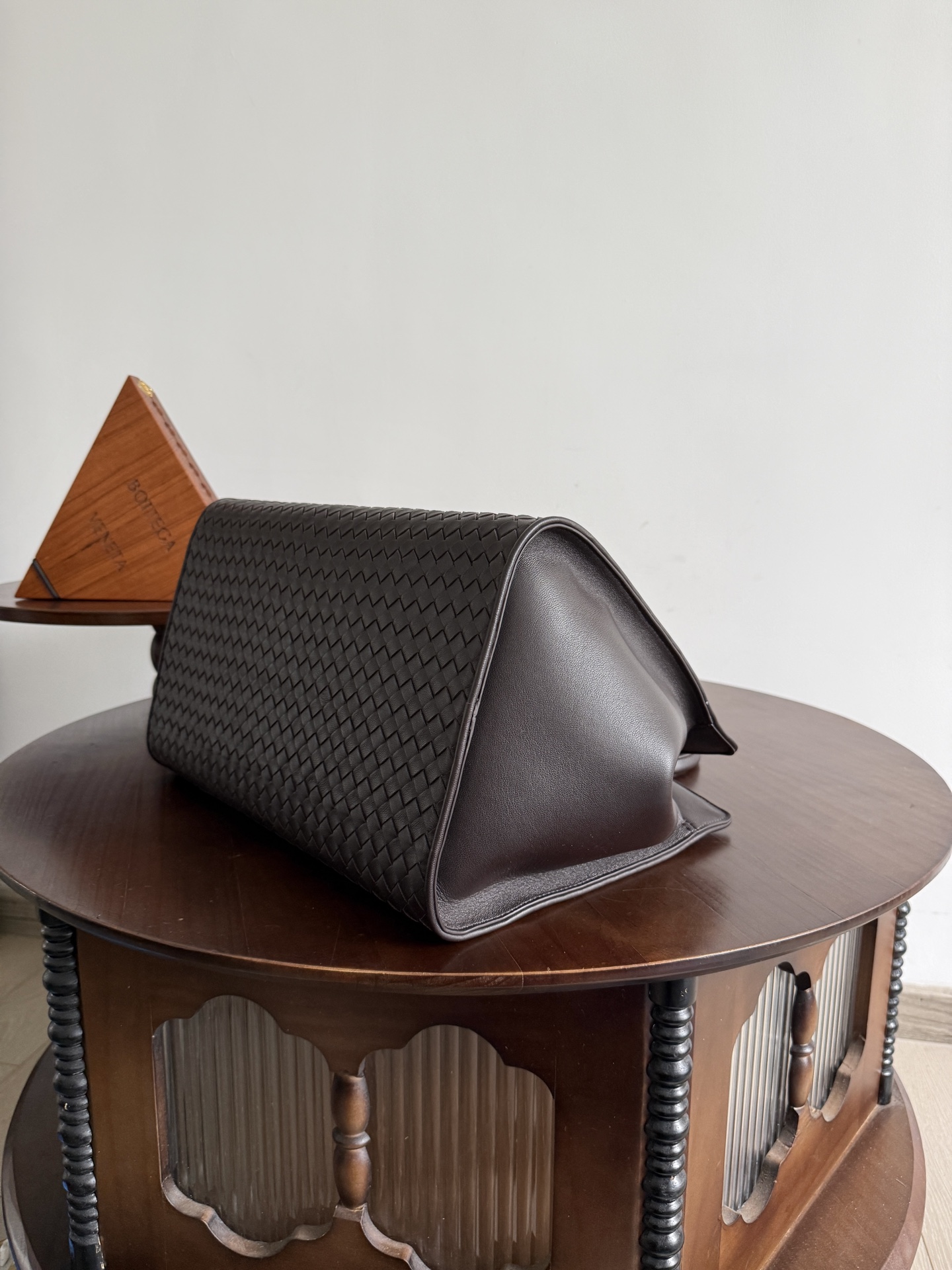 bottega-veneta-barbara-tote-espresso-2 Bottega Veneta Barbara Tote Replica Espresso - View 3 | Intrecciato Detail